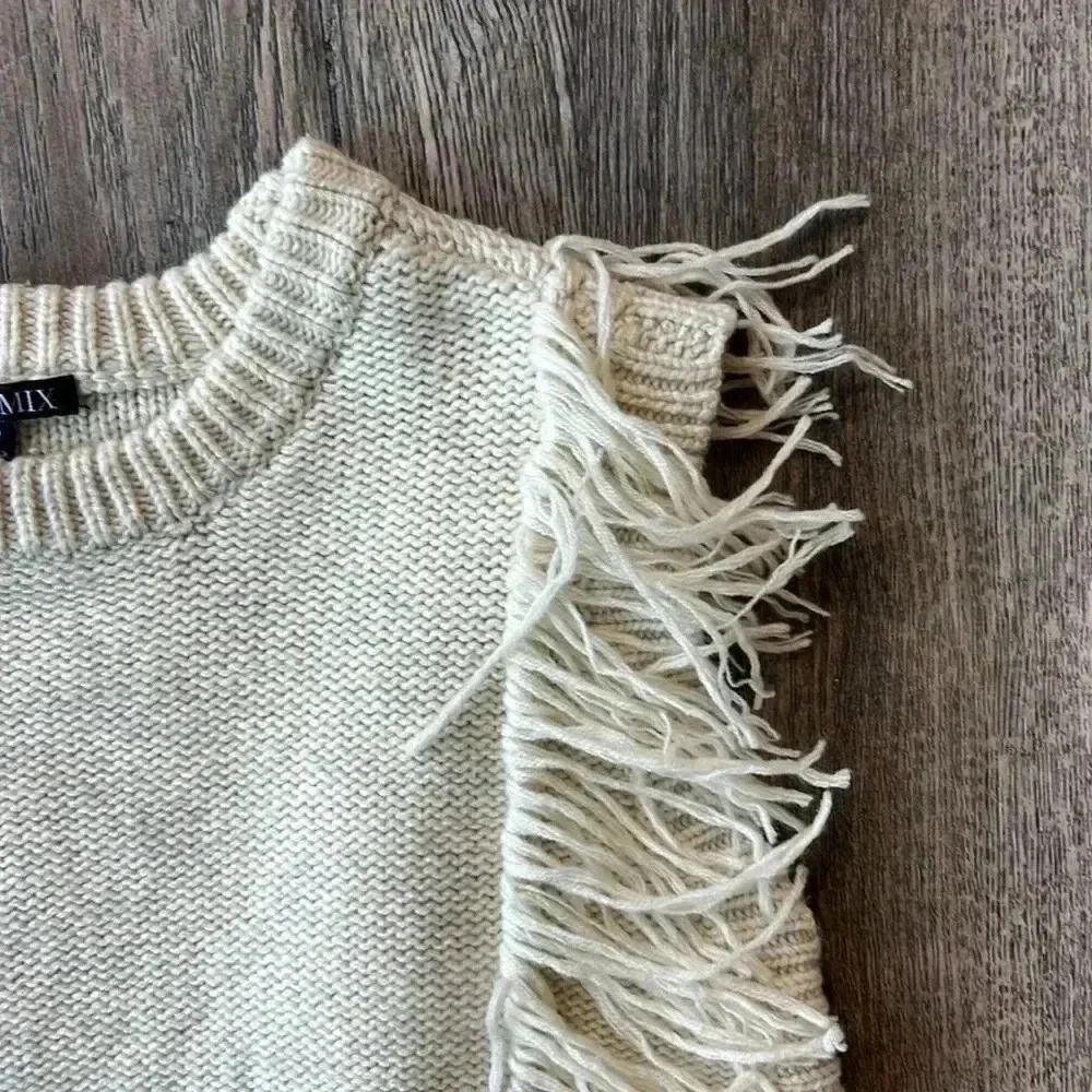 Intermix Sweater White Short Sleeve Wool and Cashmere Fringe Size Extra Small - Picture 4 of 9
